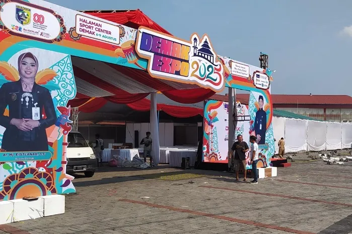 Demak Expo 2025: 114 Stan Pecahkan Target Rp 500 Juta dengan Hiburan Musik!