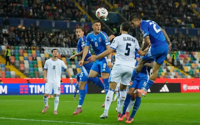 Italia Kalahkan Israel 3-0, Lolos Playoff Piala Dunia 2026 di Tengah Protes Keras!