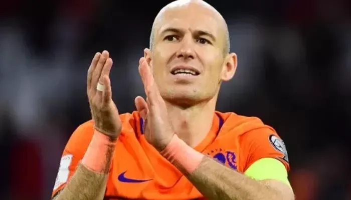 Hoaks Kematian Arjen Robben Guncang Medsos, Ternyata Sehat!