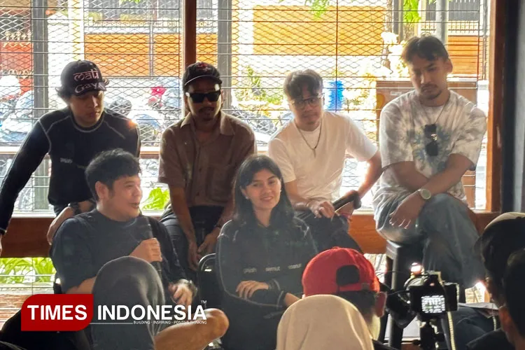.Feast: Dari Keresahan Sosial ke Refleksi Diri, Guncang Surabaya!