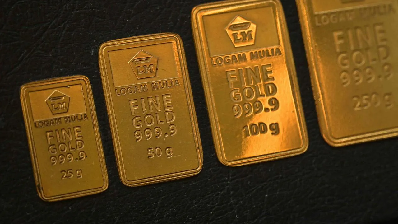 Harga Emas Antam Melejit Rp102.000, Perak Naik Rp600 per Gram!