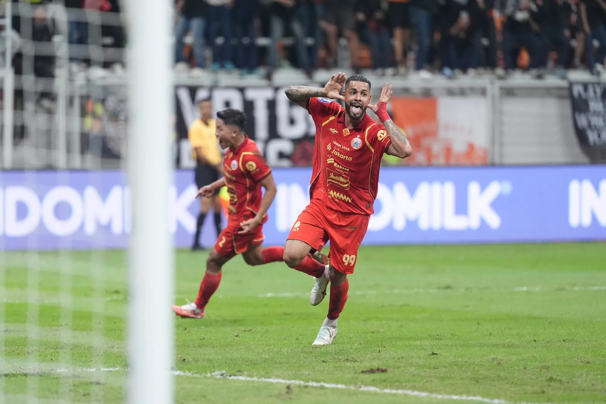 Drama Papan Atas Liga 1 BRI: Persib Geser Borneo FC dari Puncak Klasemen dengan Poin Sama!