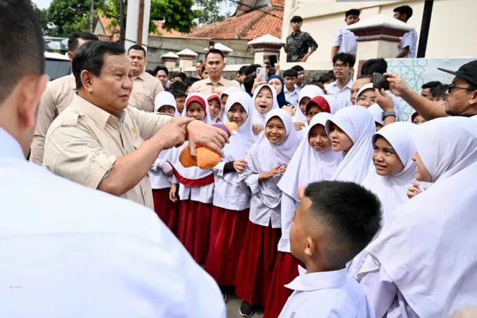 Janji Pendidikan Gratis dan Sekolah Rakyat: Antara Harapan dan Realita Anggaran