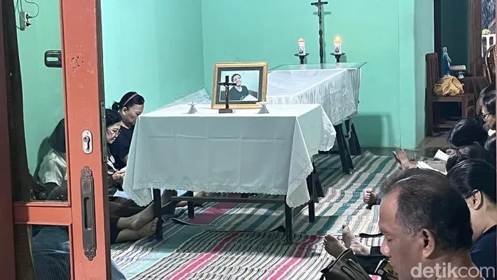 Clara Sumarwati Wafat: Pendaki Everest Pertama Indonesia Tutup Usia 60 Tahun