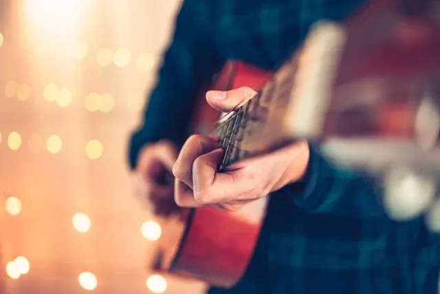 Lagu "Sabar" Sadewok Viral, Hantam TikTok dengan Puluhan Ribu Video!