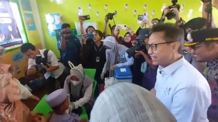 KLB Campak Sumenep: 20 Anak Meninggal, Menkes Turun Tangan!