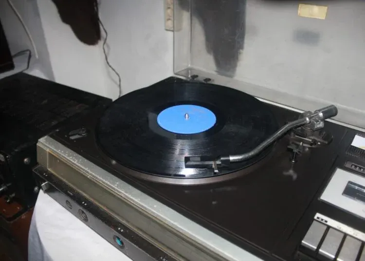 Pameran "Arsip Skena" Ungkap Sejarah Musik Sulawesi Sejak 1869: Memukau Ratusan Pengunjung!