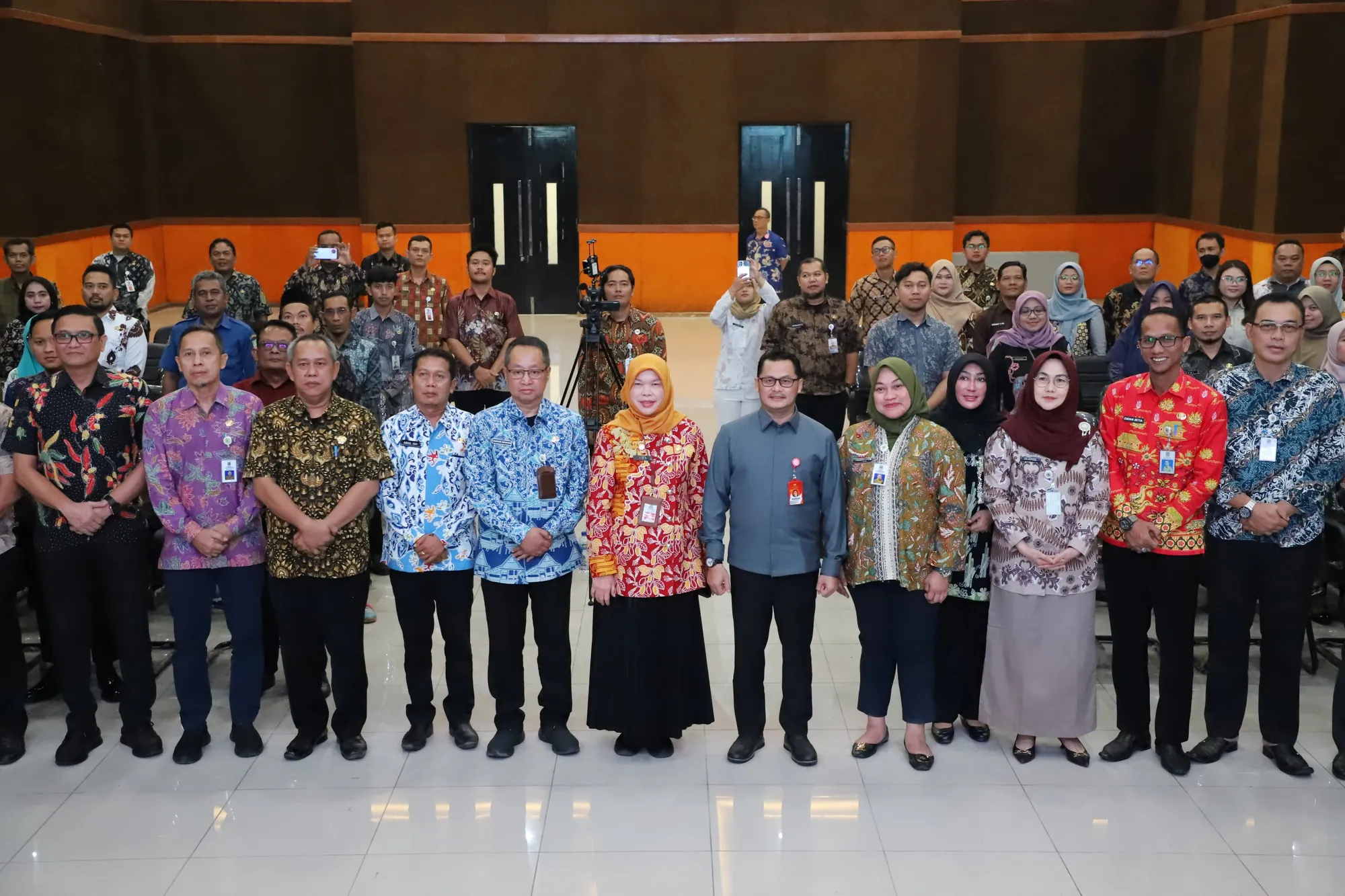 Bekasi Panik: 4.000 Aduan Warga, Pj Sekda Tuntut Respon 4 Hari!