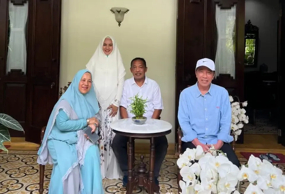 Ucok Haris & Keluarga Bertemu Jokowi: Kode Keras PSI Merapat?
