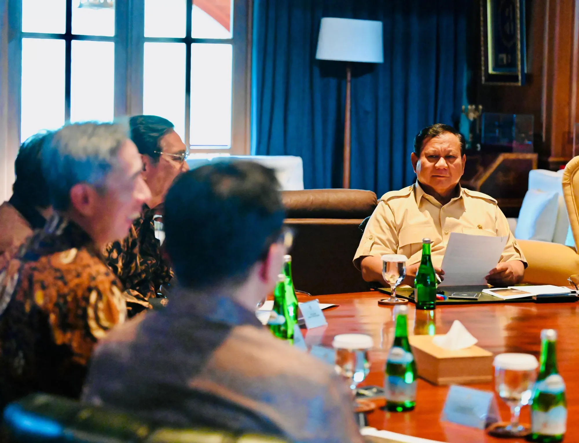 Prabowo Pimpin Rapat DEN di Hambalang, Fokus Ekonomi di Tengah Gejolak Global!