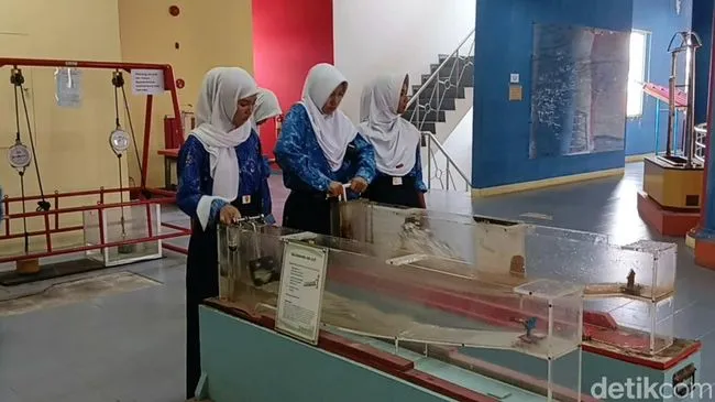 Graha Teknologi Sriwijaya: 120 Alat Peraga Sains, Tiket Hanya Rp 3 Ribu!