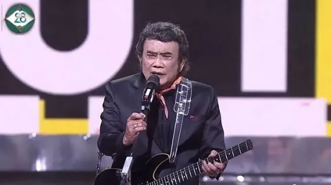 TERUNGKAP! Rhoma Irama Guncang Pestapora 2025 dengan Konsep "Tukar Lagu" Bareng Maliq & D'Essentials, 238 Musisi Siap Beraksi!