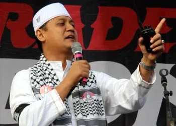 Ustadz Edy Mulyadi Didepak dari Masjid: Islam Disterilkan dari Politik?