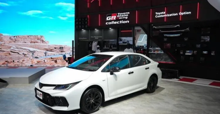 Altis HEV GR Sport Gegerkan GIIAS 2025: Sedan Hybrid Sporty Rp 644 Juta Resmi Meluncur!