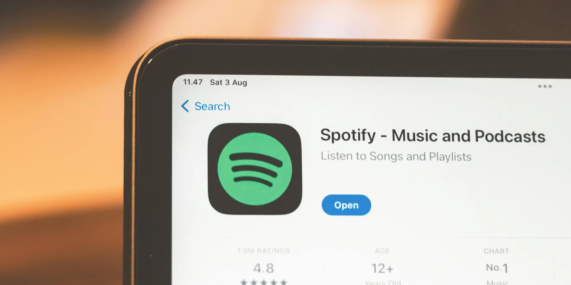 CEO Spotify Investasi Senjata, Harga Premium Naik!