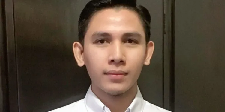 Zulhas Viral Panggul Beras, Publik Murka: Pencitraan di Tengah Bencana!